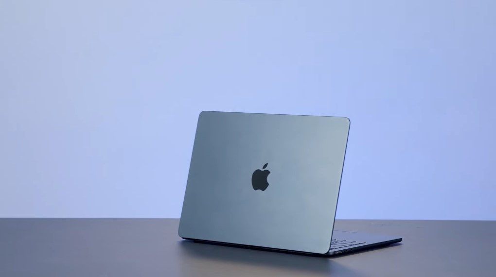 MacBook Air M2 - Midnight MacBook Air M2 - Midnight